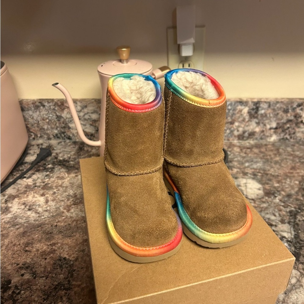 UGG Kids Boots in Brown with Rainbow Trim